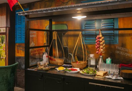 웨스트레이크 펄 스위트 호텔의 세련된 외관과 로비