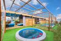 Xiluoya Luxe Natural Sulfur Hot Spring Tide Surfing Camping Ocean Style Smart Hotel (Niujie Branch) - Hot Springs