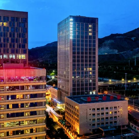 Homeinn Selected Hotel (Xining High-Speed Railway Station)