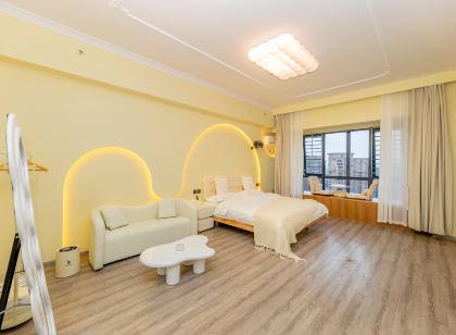Yuexiang Smart Homestay (Hefei Zhonghuan City Prosperous Avenue Subway Station Branch)