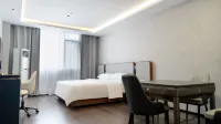 Caohai International Hotel - gimnasio