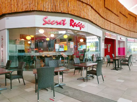 Legoland-5min Walk@ Happy Travel at Afiniti Residency 8Pax(max) with Bathtub