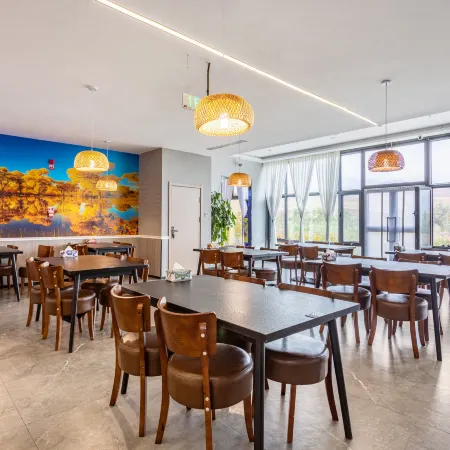 Bingfeng Hot Spring Holiday Hotel