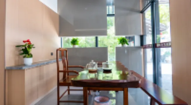 Yichun Quanjie Holiday Hotel (Wentang Gujing Quanjie)