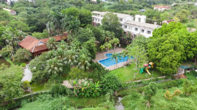 Lumiere Family Village Ba Vì Các khách sạn gần Chùa Tản Viên