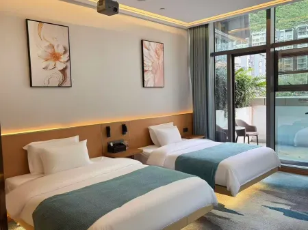 JIANGJINGLIJIUDIAN Отели рядом с достопримечательностью «SiChuan YaAnShi ShiMianXian BuXingJie»