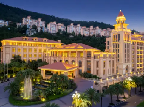 Sunshine Hotel Bazhong