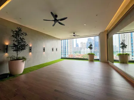 AGILE apartment TRX / Bukit Bintang by WHOME. Отели рядом с достопримечательностью «UCSI University Block E»