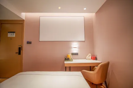 Baiyulan Hotel (Ganzhou Xingguo Feicui Square Branch) Отели рядом с достопримечательностью «Xingguo Bus Terminal»