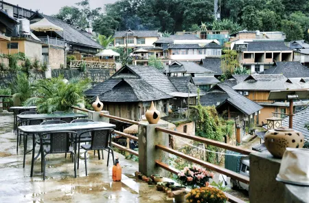 Yunhai Bojing Chinese Inn Отели рядом с достопримечательностью «The Old Bulang Ethnicity Village of Wenji»