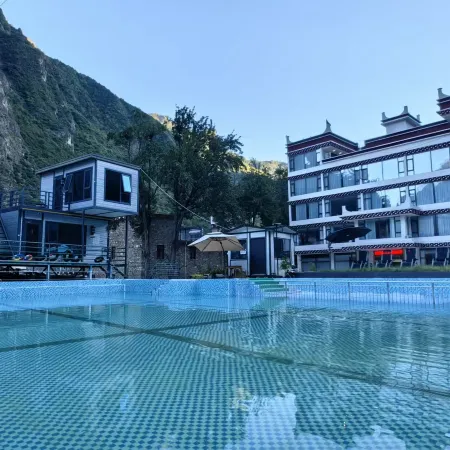 Aiboerman Manor Hotel