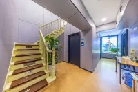 Lanyue Smart Homestay (Lanzhou University Second Hospital Xiguan Subway Station Exit C2)