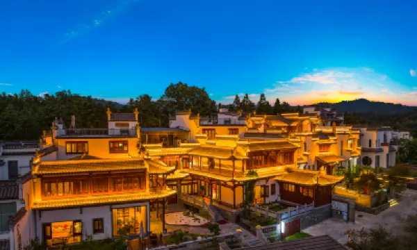 Wuyuan Huayu Yashe Wentang Vacation Apartment Hotels near Wangkou Village