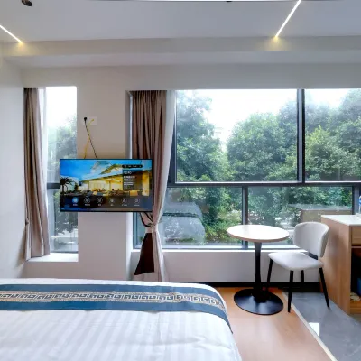 LIFUJU Stay(Shamian Island Cultural Park Metro Station Branch) Hotels near Sha Mian