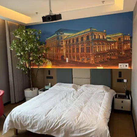 Maple View Premium Smart Hotel