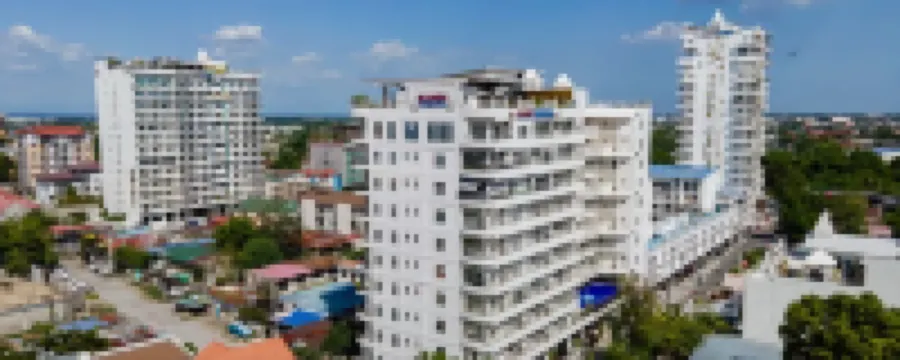 Modern 1-Bedroom Apartment, Gym & Pool Access