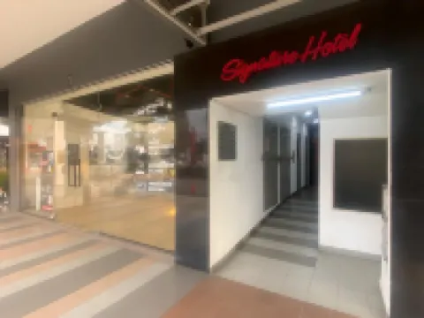 Signature Hotel by Easy Nap Hotels near Kinrara Metta Buddhist Society