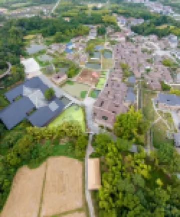 Youdian Ancient Village Capsule Homestay