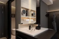 武漢漢口金融中心香港路亞朵酒店