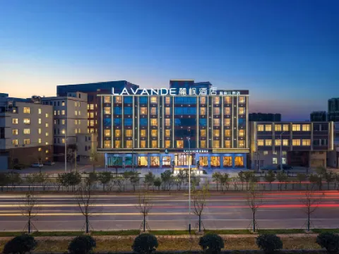 Lavande Hotel Chaozhou Hot Spring Riverview Store فنادق في 