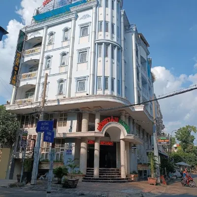 Hong Tam Hotel Các khách sạn gần Metro Bình Phú