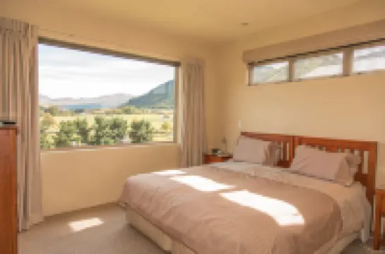 Arrowtown Dress Circle