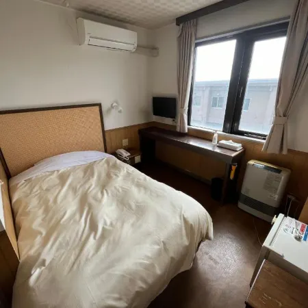 HOTEL MARSHLAND
