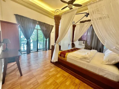 Gracey Dive Resort And Restaurant