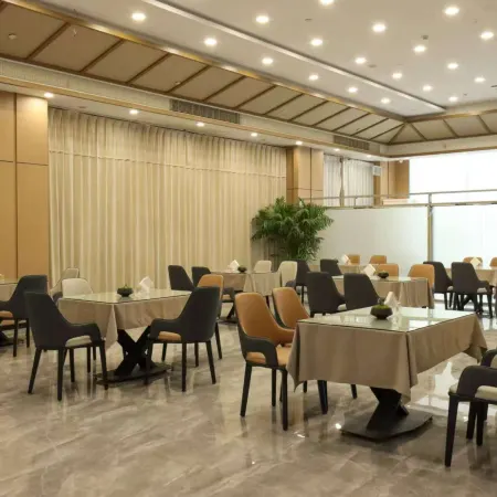 Weijia Holiday Hotel (Pizhou East Railway Station)
