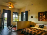 TravelingRaven Resort Hotels near Baodingwan