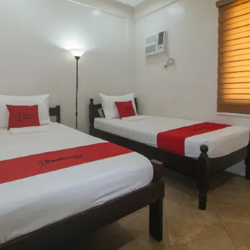 RedDoorz @ Davids Travellers Inn Cavite