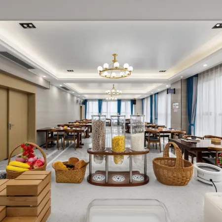 Kyriad Hotel (Zunyi Xishui Wanda Plaza Branch)