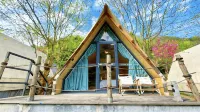 LUCIGOGO Luxi Valley White Deer Private Soup Tent Camp - Mountain view