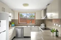 Private Rooms – Quiet Street, Close to Shops & Transport