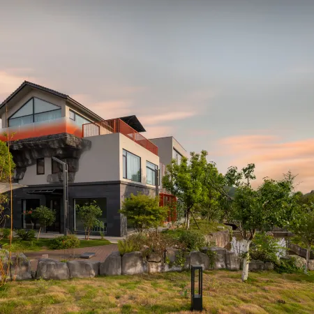 Yinshan·Secluded Resort(Anshun Huangguoshu Airport)