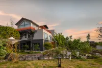 Yinshan·Secluded Resort(Anshun Huangguoshu Airport)