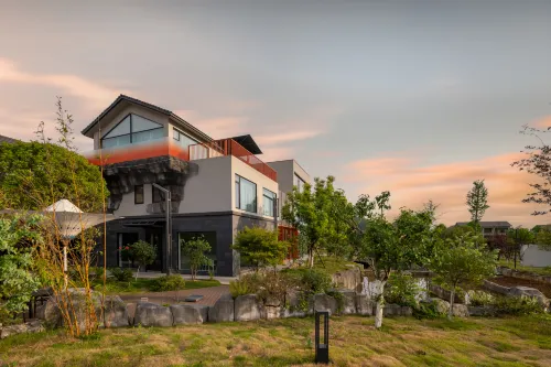 Yinshan·Secluded Resort(Anshun Huangguoshu Airport)
