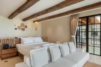 Sunkissed Retreat Ultra Luxury Private Beachfront 5 BRs Pool Villa - baru