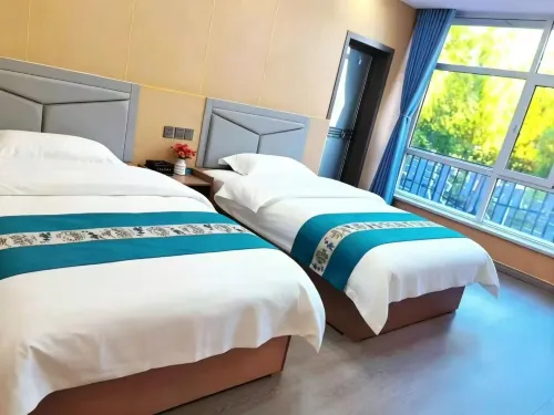 Ouman Express Hotel (Xining18013826771 Caojiabao Airport)