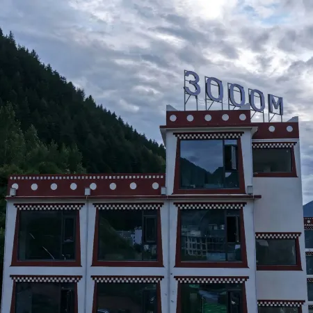 Mount Siguniang 3000M Hotel