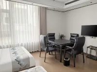 Moyunge Homestay (Sanqingshan Gangshou Cableway) - Parvekkeita