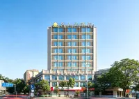 Celebrity Hotel - Evcil Hayvan Kabul Edilen Alan