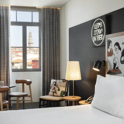 Se Catedral Hotel Porto, Tapestry Collection by Hilton Hotels in der Nähe von Bahnhof Sao Bento