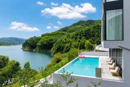 Yiwei·Qichi Bay·Xi Valley Riverside Family Mountain Wild Resort Homestay - Pet friendly