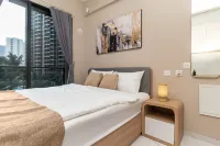 Pool view studio-Sky House BSD near AEON & ICE- L3 - balcony