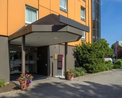 Sunday Hotel Berlin City West Hotels near قلعة سبانداو