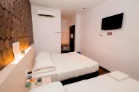 เอช โรงแรม เซอกามัต - 2 ดาว