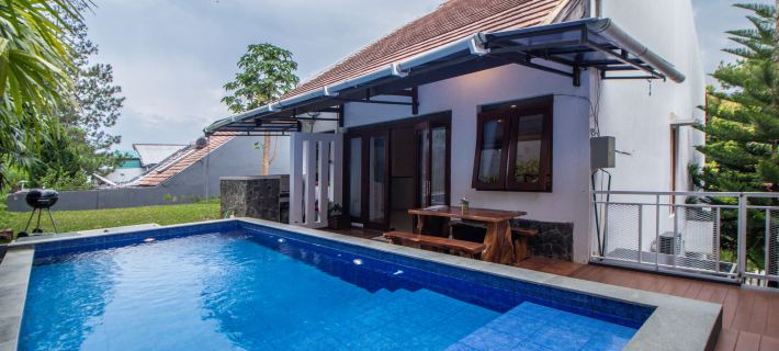 Private Pool & Hill View Villa - Family Only 3BR Ξενοδοχεία στην πόλη Cimenyan