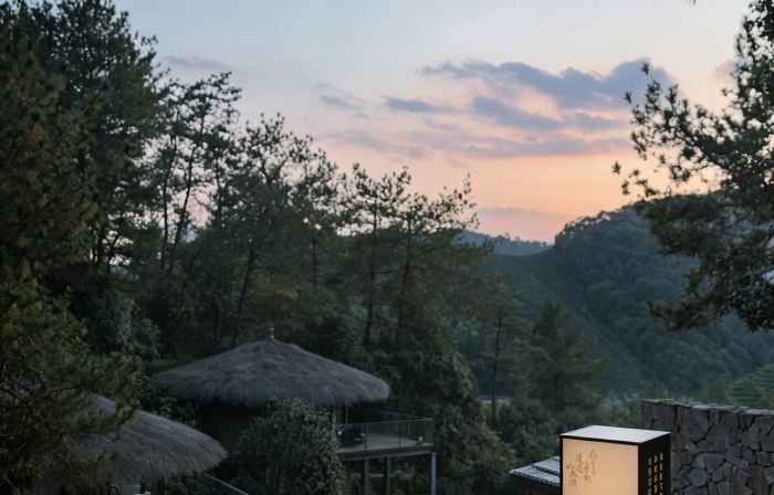 ANJI·JUNLAN LAOZHUANG SHANJU TANGQUAN RESORT HOTEL