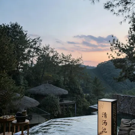 ANJI·JUNLAN LAOZHUANG SHANJU TANGQUAN RESORT HOTEL
